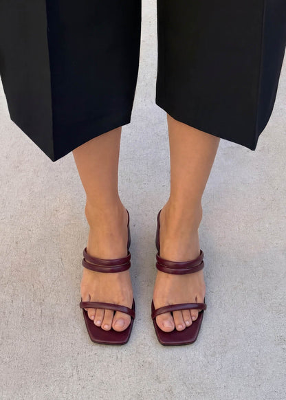 Indiana Bare Burgundy Leather Sandals