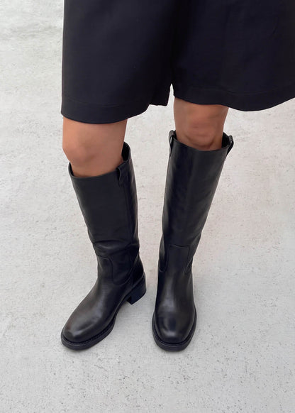 Sajan Black Leather Boots